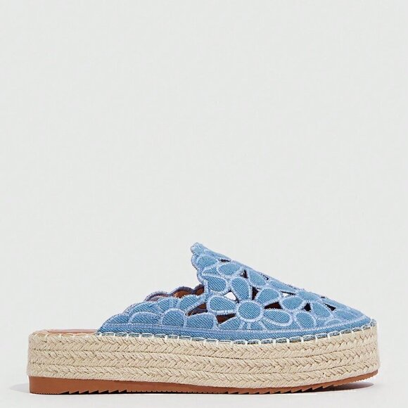 Boho Women's Floral Embroidered Blue Flats Vacation Summer beachy cruise - Picture 3 of 5